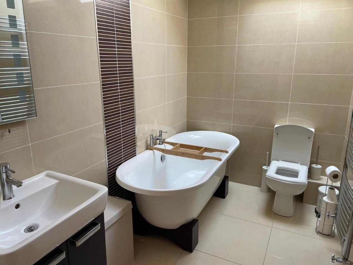 Appartamento Orchard Oasis, Luxury Penthouse Getaway Coleraine Esterno foto